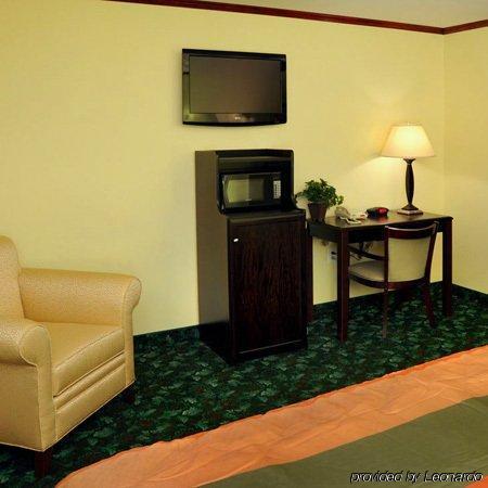 The At Leonardtown, Ascend Collection